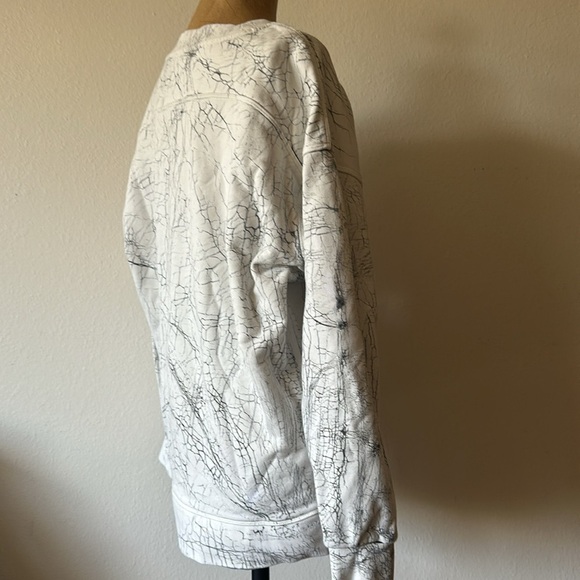 Lululemon sz 8 Perfectly oversized Crew thread dye white black great pre owned - Picture 7 of 7